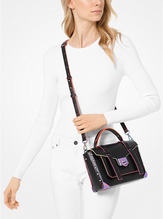 Каталог Кожаная сумка-портфель  Manhattan среднего размера  от магазина Michael Kors