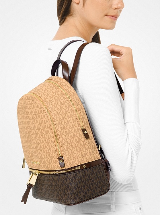 Каталог Rhea двухцветный кожаный рюкзак с логотипом среднего размера от магазина Michael Kors