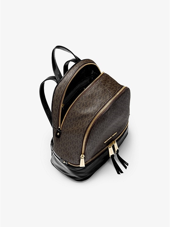 Каталог Rhea рюкзак с логотипом среднего размера от магазина Michael Kors
