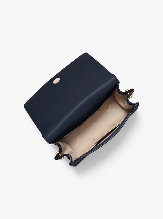 Каталог Hayden сумка среднего размера из сафьяновой кожи с шипами от магазина Michael Kors